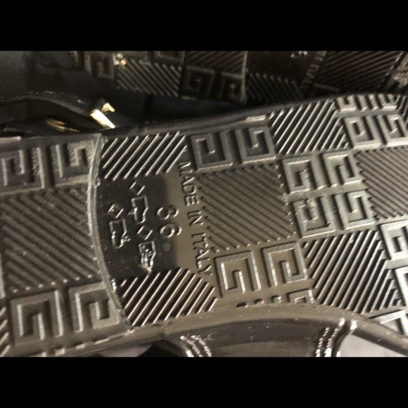Givency Jelly Gladiator Sandals - Picture 14 of 14